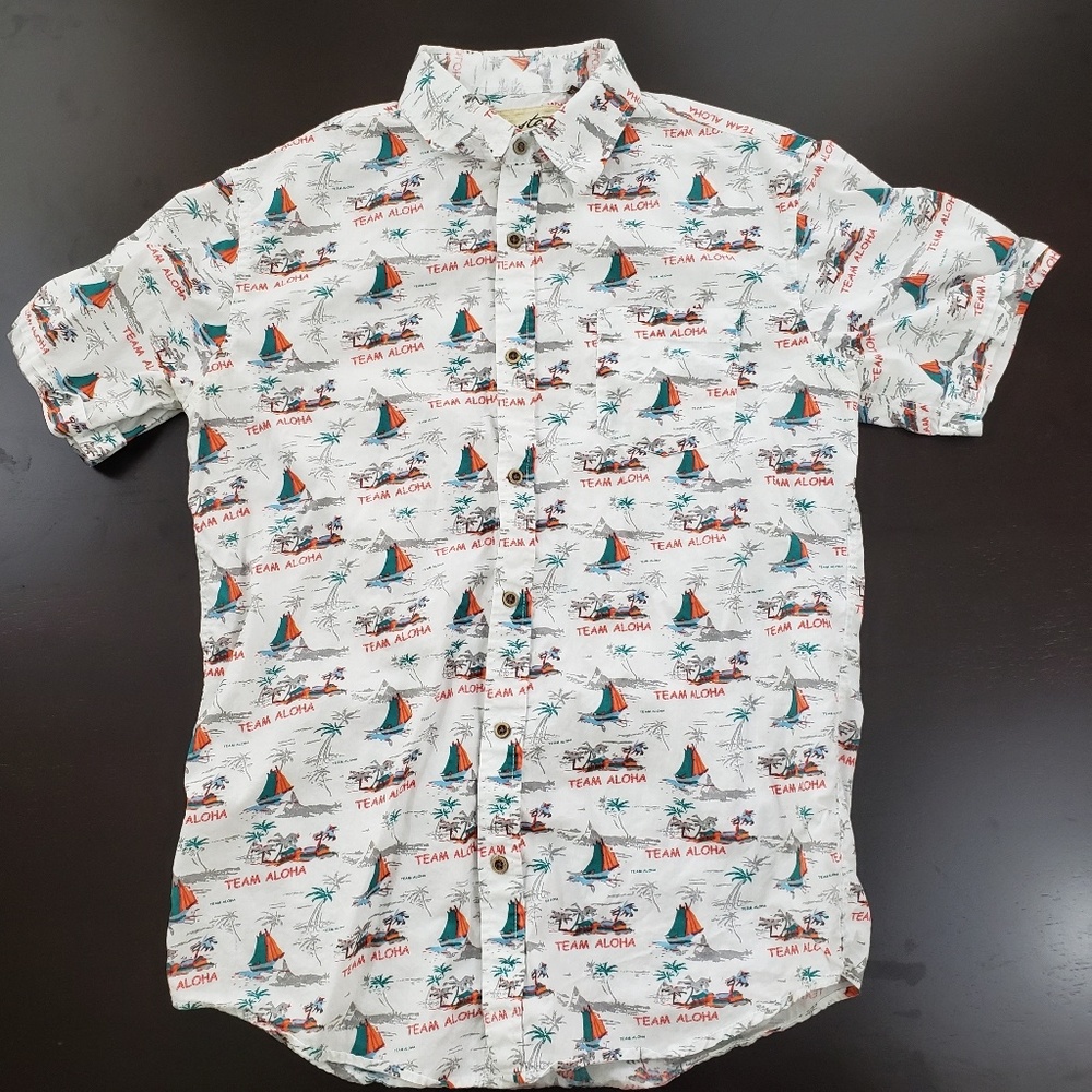 Short sleeve button down